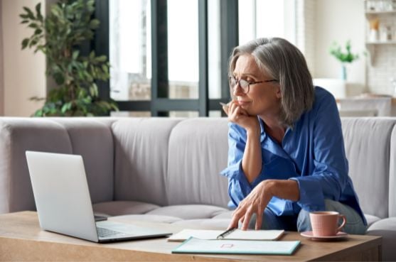 woman-researching-learning